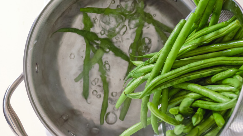 boiling green beans