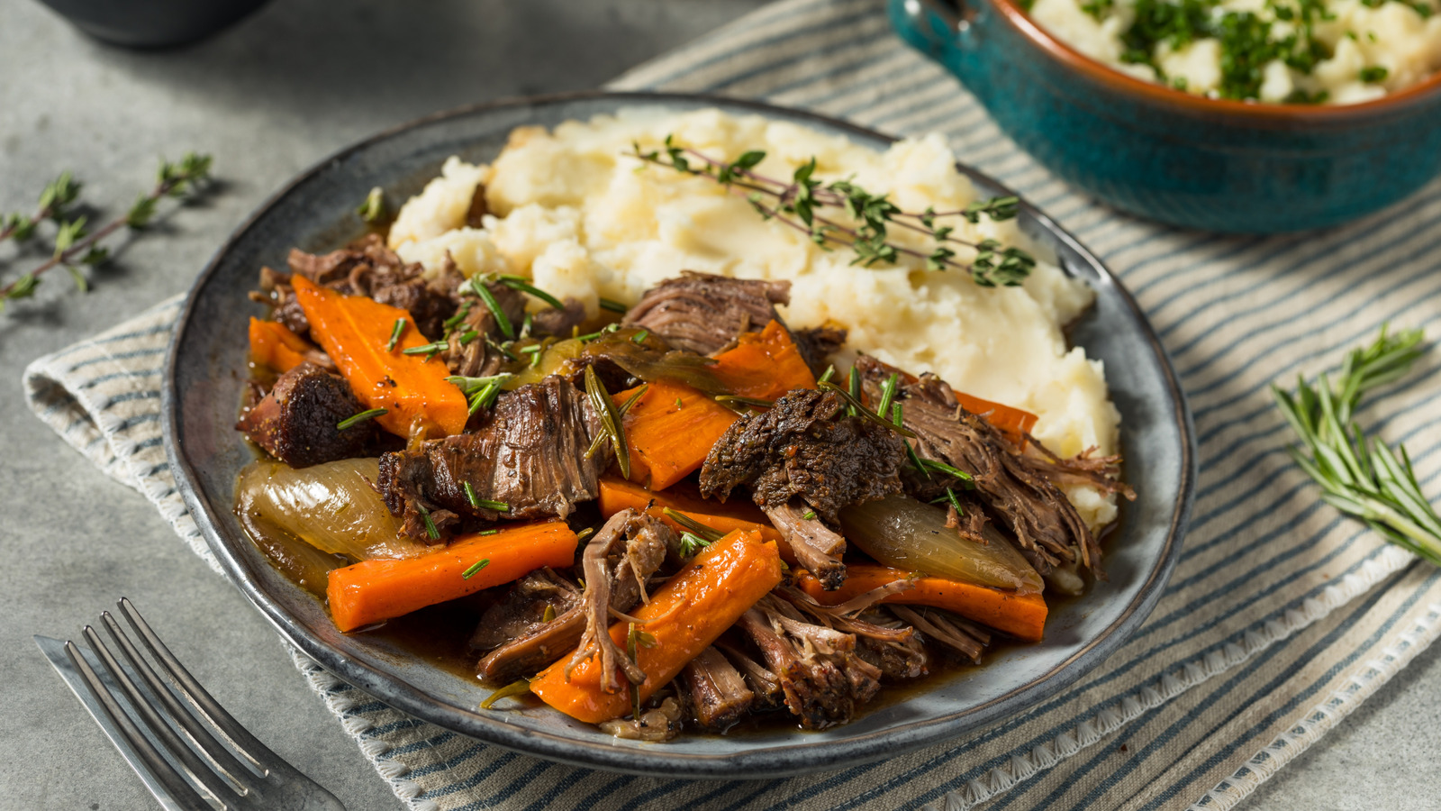 How Long To Cook Pot Roast In The Oven For Perfectly Tender Results