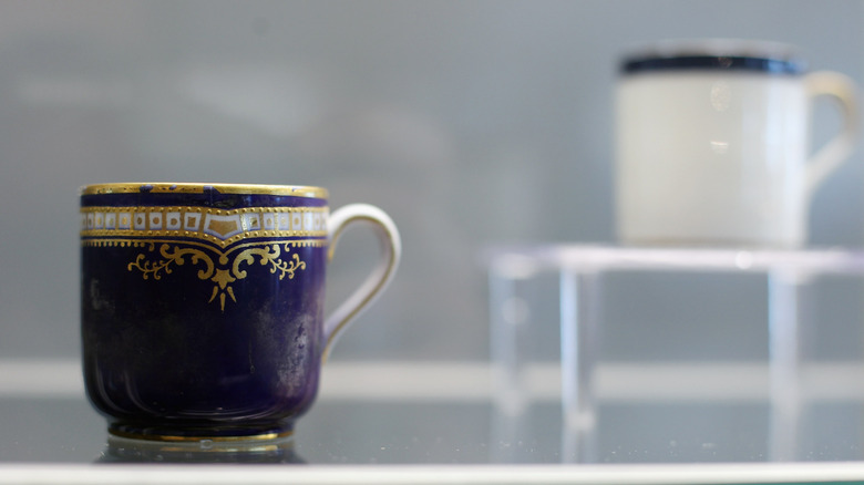 First-class mugs used on the Titanic