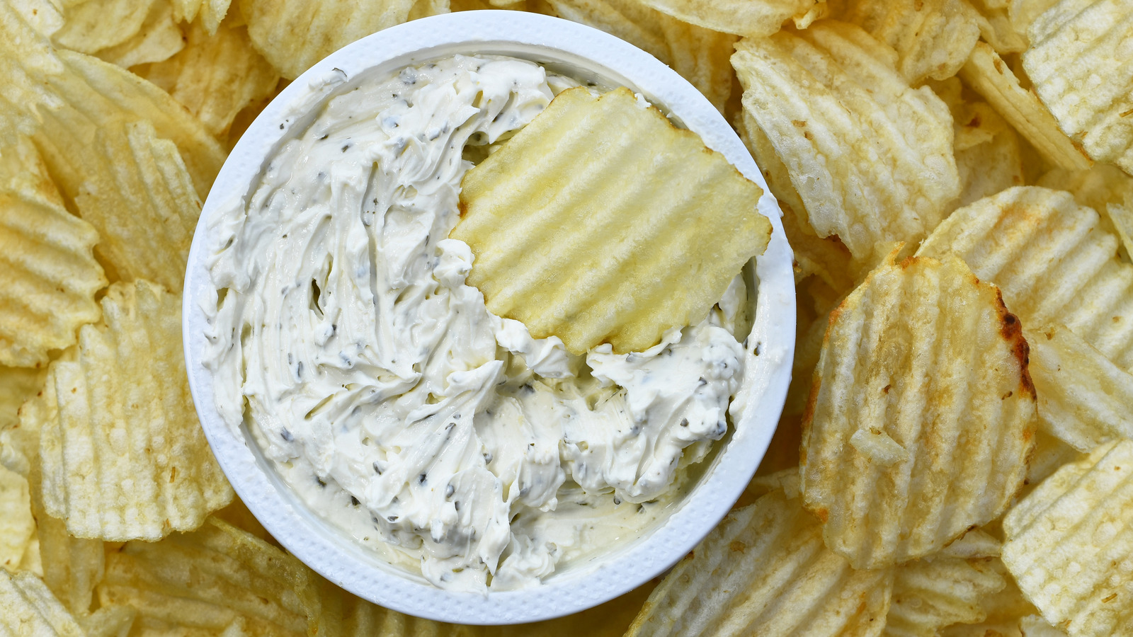 When Feeding Chips And Dip To A Crowd, Here's How Much You Actually Need