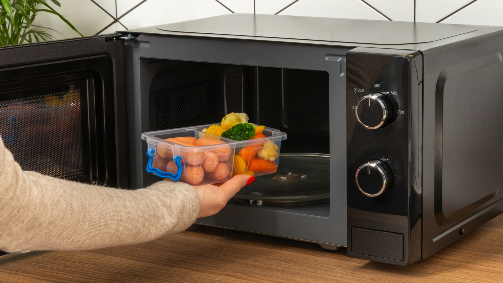Don't Overpay For A Microwave In 2026 — This Is The Average Cost