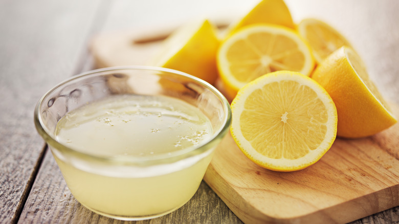 Lemon juice in small bowl
