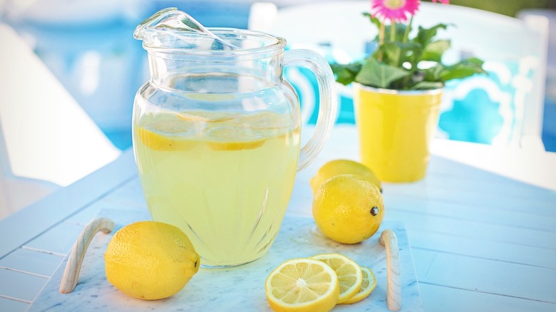 pitcher of lemonade 