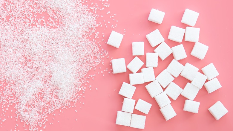 Sugar cubes and loose sugar