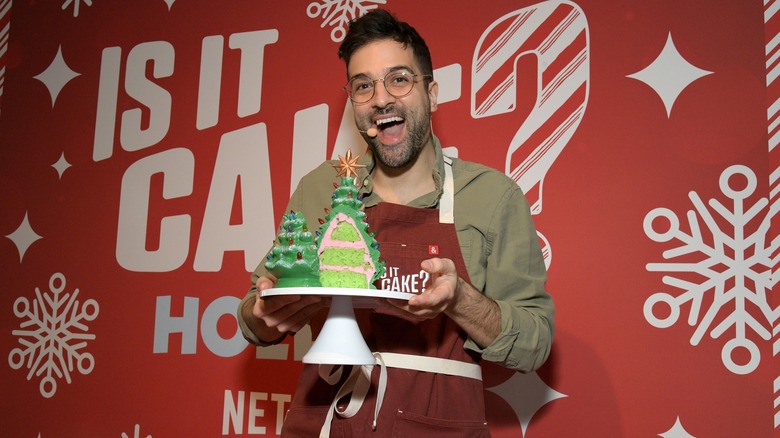 "Is It Cake?" contestant Jonny Manganello at a Christmas promotional event for the show