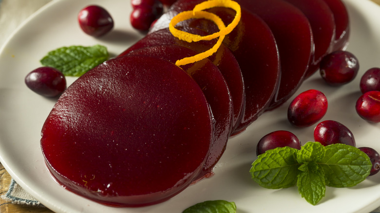 sliced, canned cranberry sauce