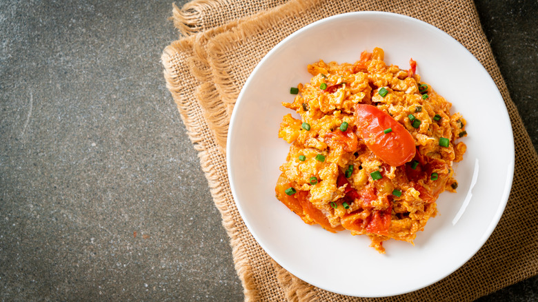 Chinese scrambled egg with tomato