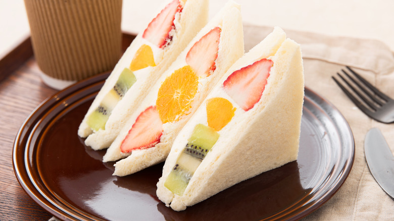 Japanese fruit sandwich triangles 