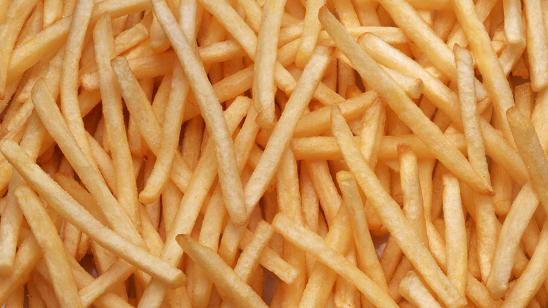 Pile of shoestring fries