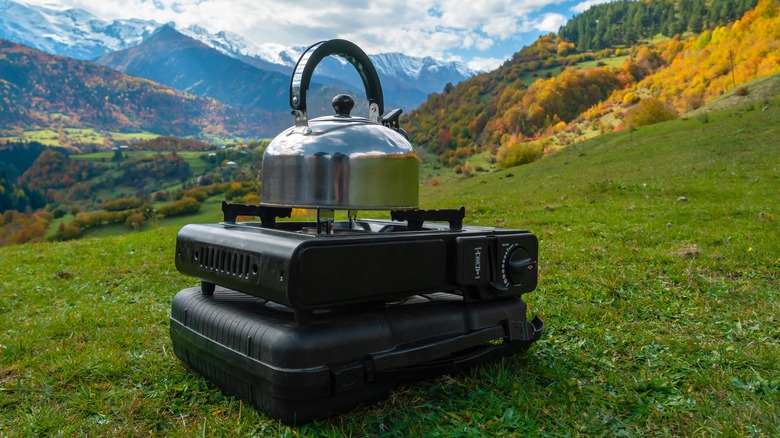 A kettle in the mountains