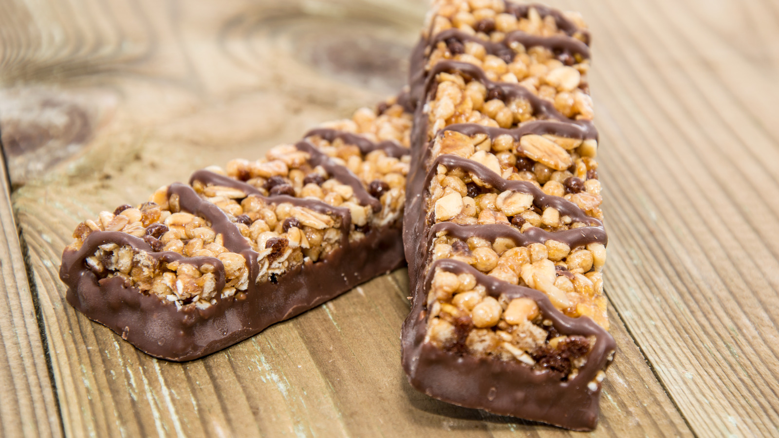 How To Avoid Getting Scammed By So-Called 'Healthy' Energy Bars - Tasting Table