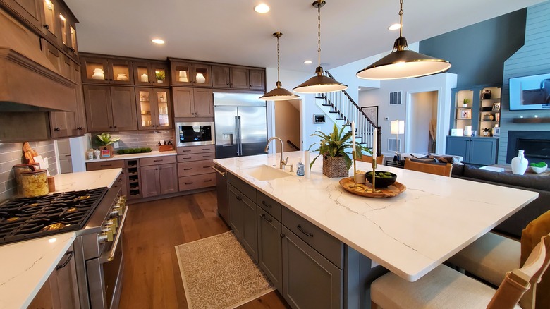 kitchen details with quartz countertop