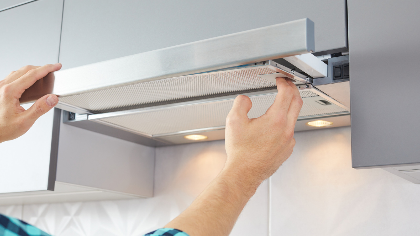 How To Clean Your Range Hood's Filter And Get Rid Of All That Grease Buildup - Tasting Table