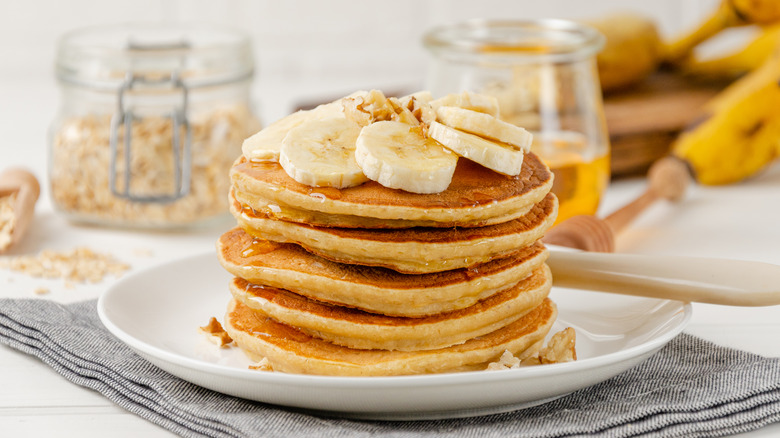 oatmeal banana pancakes
