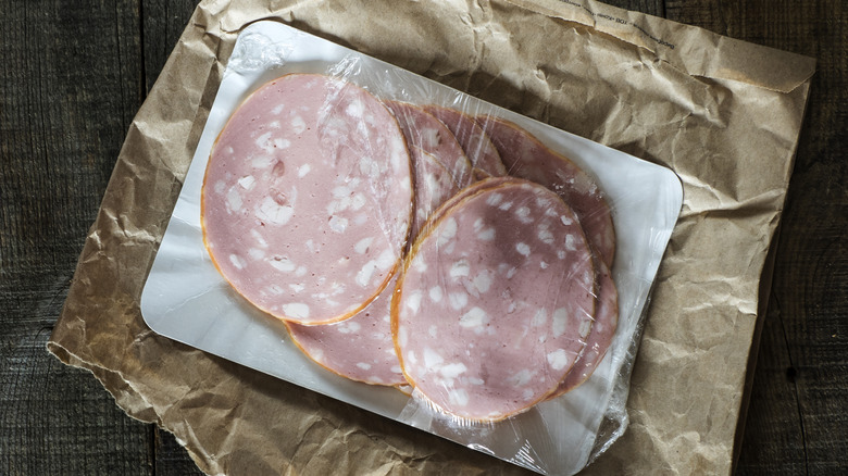 Some deli meat suitable for home freezing