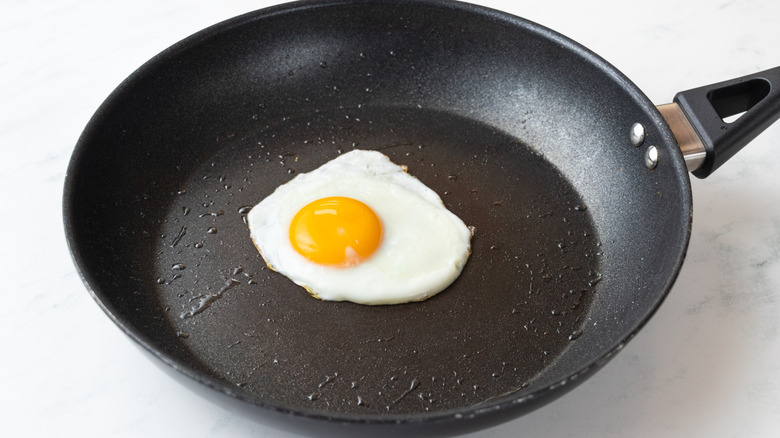 Fried egg in frying pan