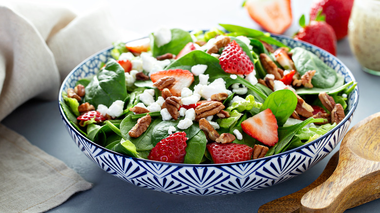 spinach and goat cheese salad