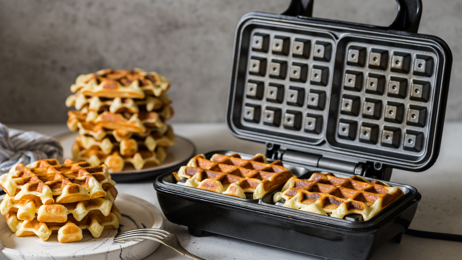 How To Know Your Waffles Are Done If Your Iron's Indicator Is Broken