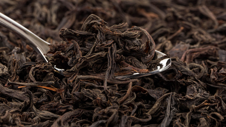 Close-up of orange pekoe black tea leaves