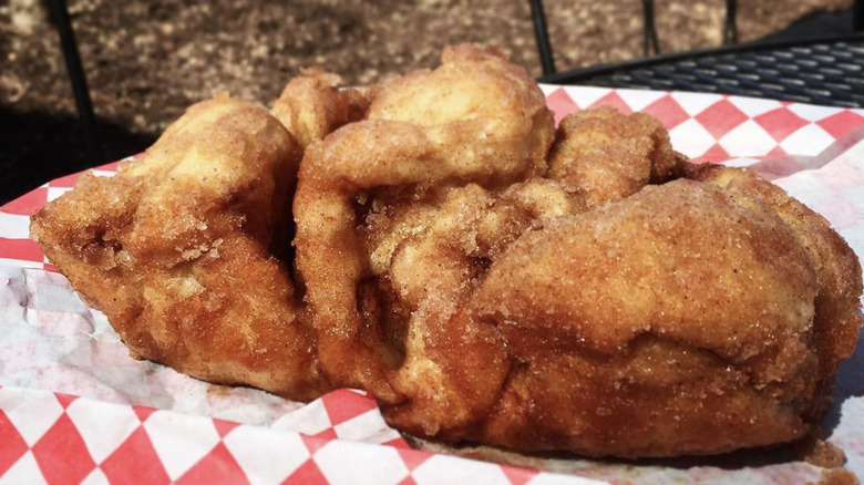 cinnamon bread from Dollywood