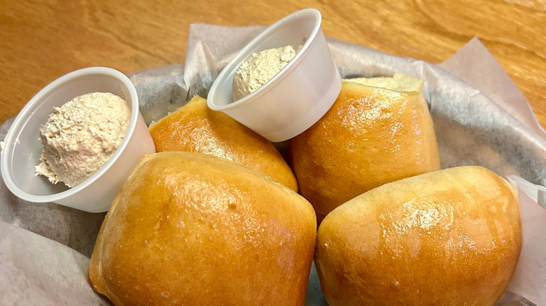 texas roadhouse rolls with honey cinnamon butter
