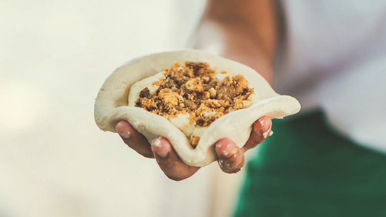 How To Plate And Serve Pupusas