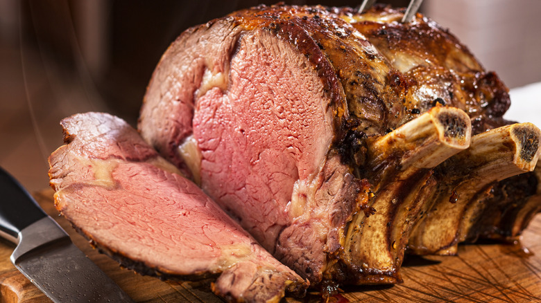 sliced prime rib roast