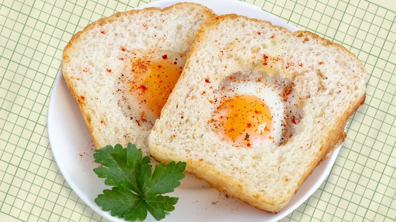 Egg-in-a-hole sandwich