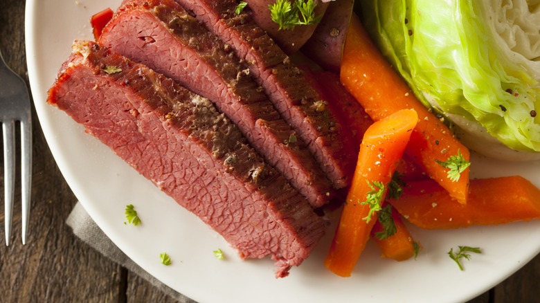 Corned beef with vegetables 