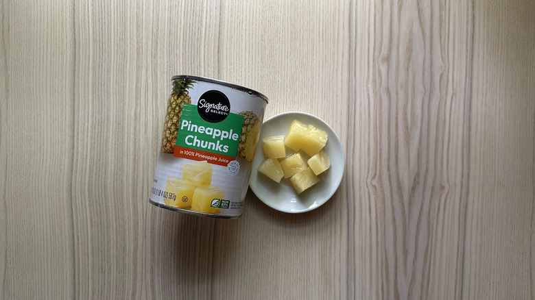 Signature Select Pineapple Chunks on wooden table