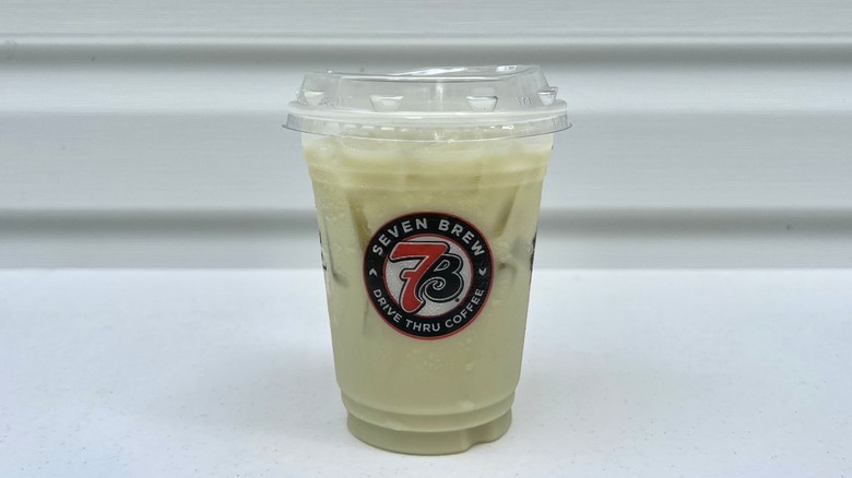 7 Brew Apple Butter Chai Latte in to-go cup