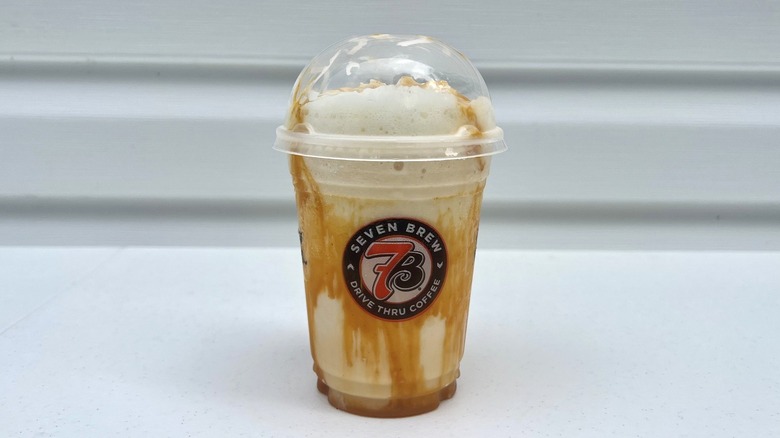 7 Brew Pumpkin Roll Shake in to-go cup