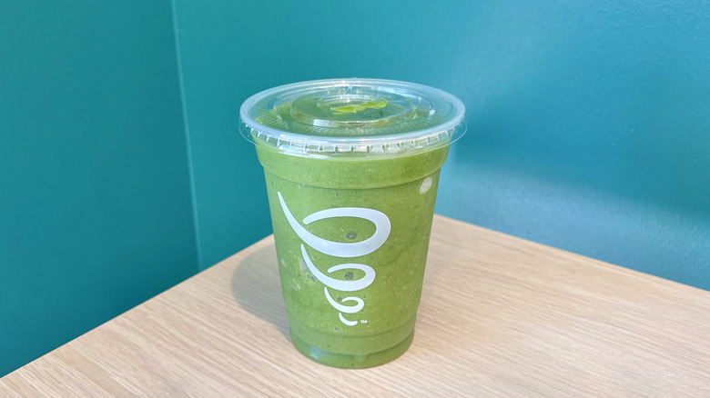 Apple 'n Greens smoothie in a cup