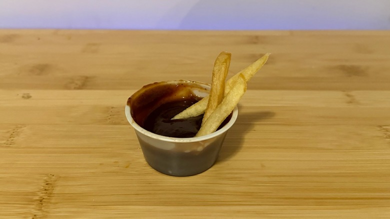 Smash Burger barbecue sauce with french fries in it
