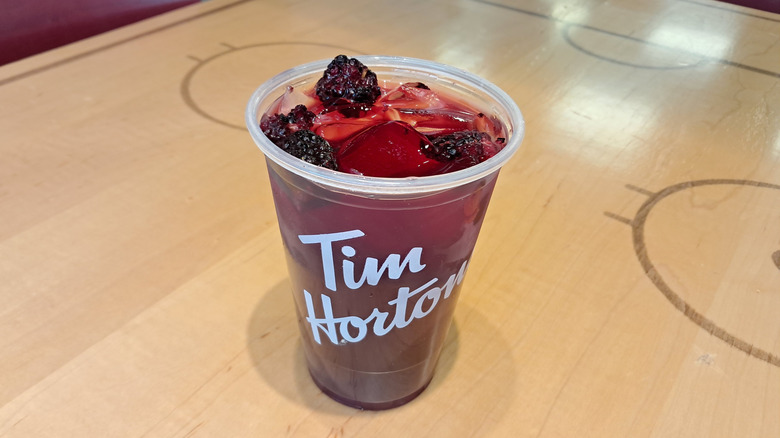 Drink with blackberries