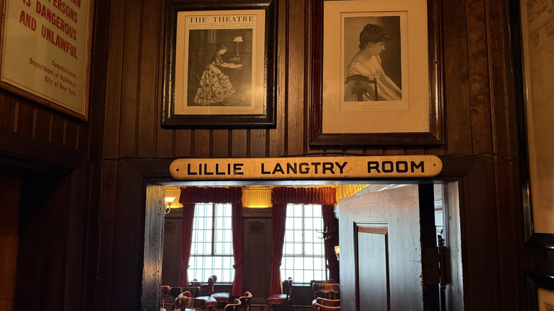 Entrance sign to the Lillie Langtry room