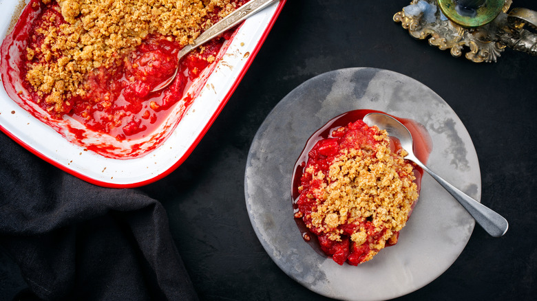 Rhubarb crisp