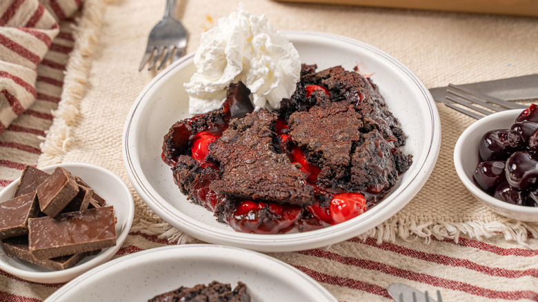 chocolate cherry dump cake