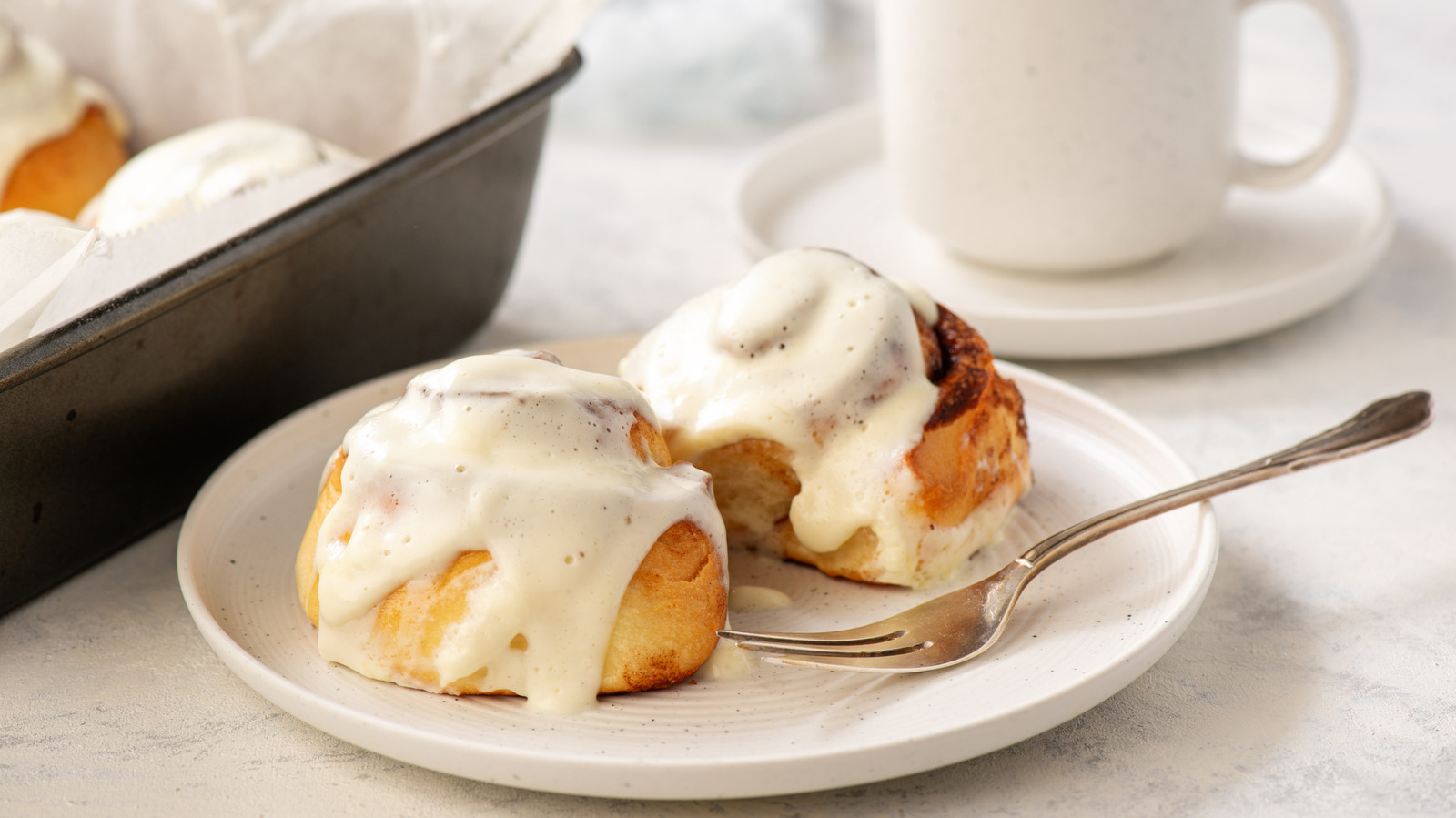 If You Have Canned Cinnamon Rolls And Bananas, You Have Dessert Worthy Of A Bakery