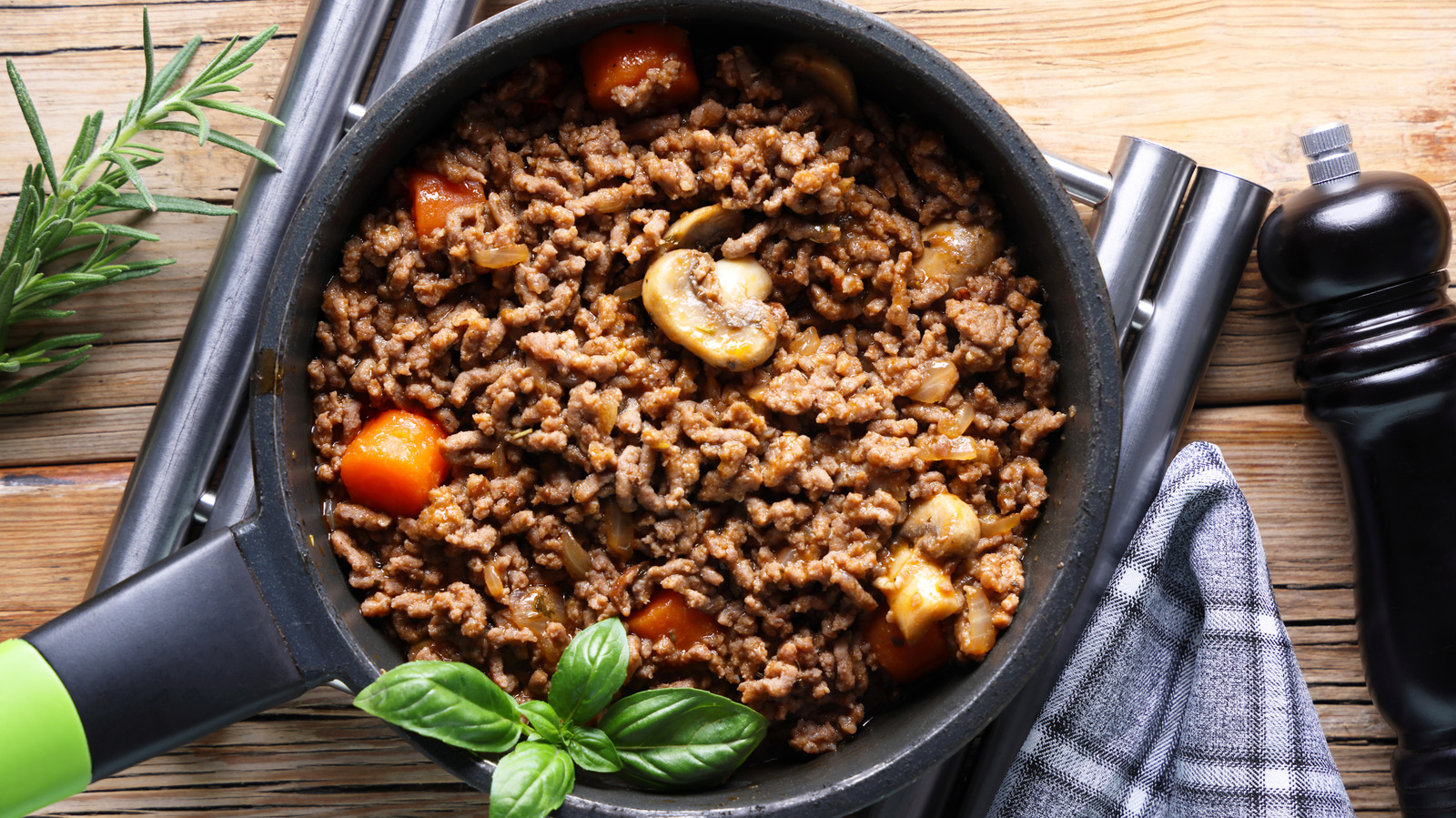 If You Have Mushrooms And Ground Beef, Make A Hearty Skillet Dinner In Just Minutes