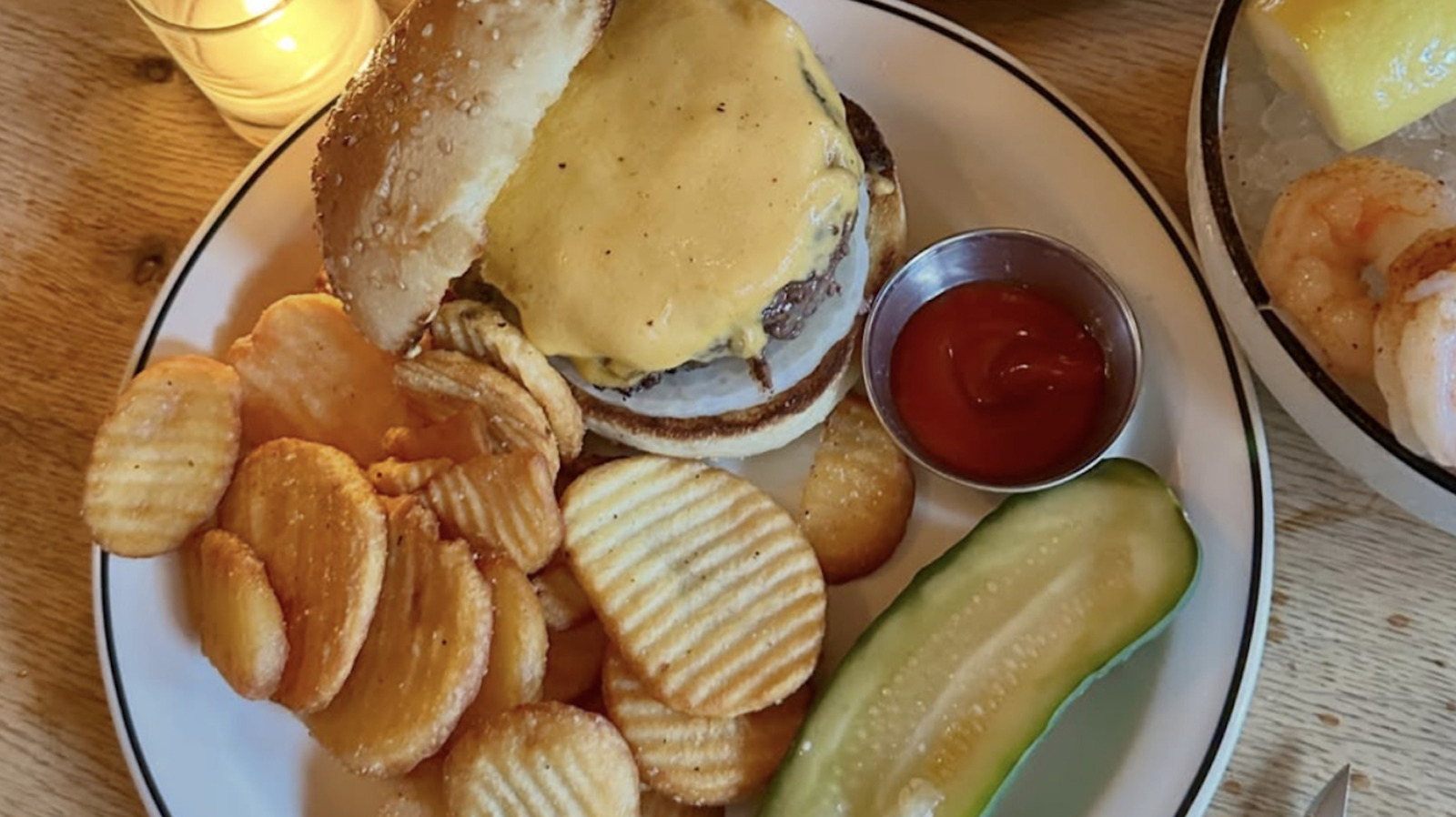 If You Want The Best Cheeseburger In New York, Head To This Brooklyn Tavern