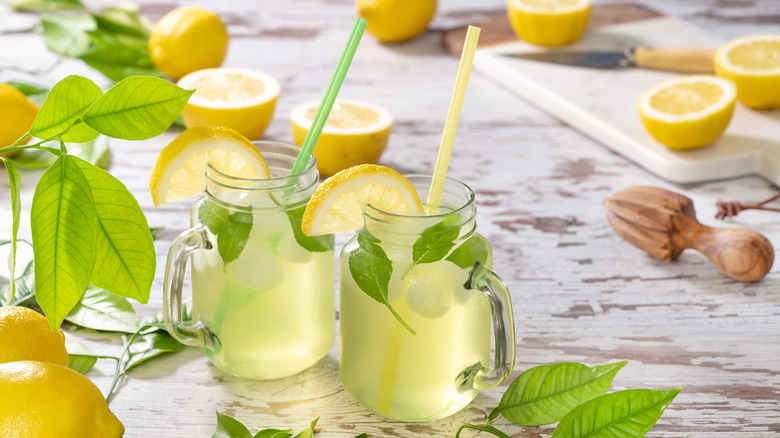 glasses of lemonade with herbs