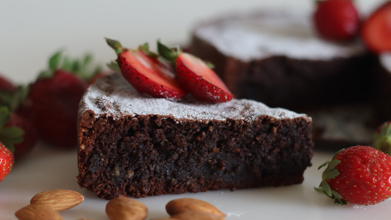Flourless chocolate cake