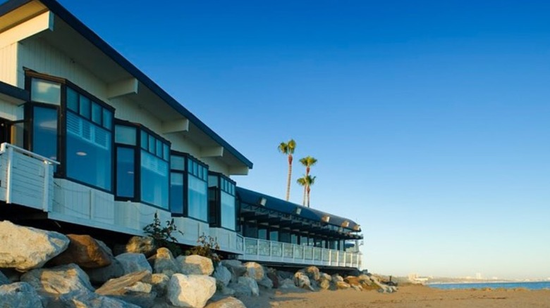 Gladstone's exterior