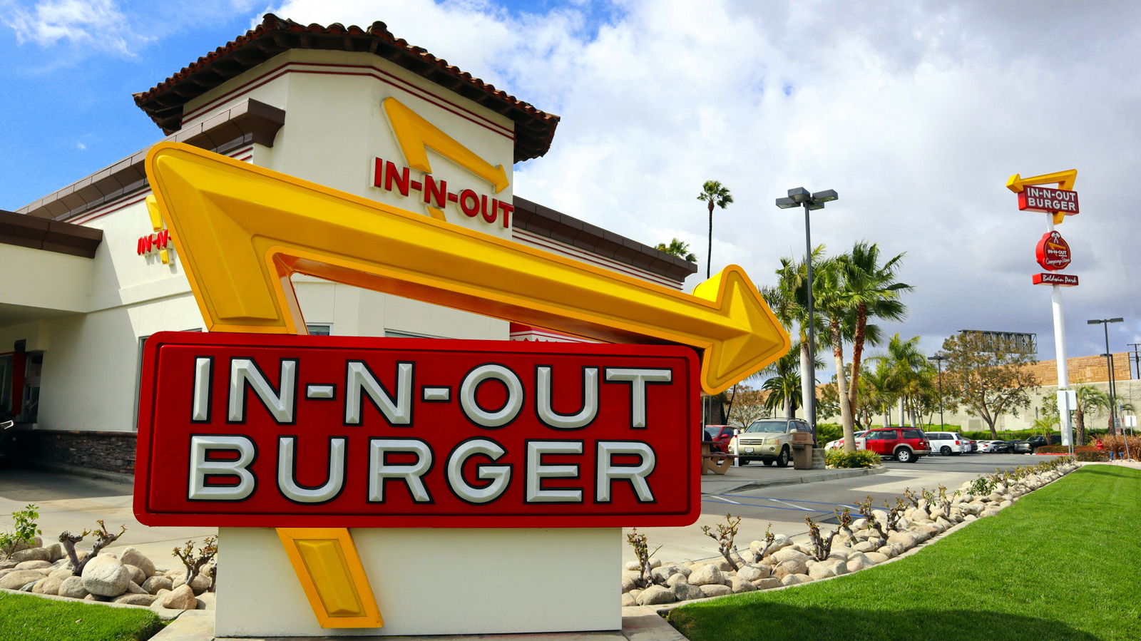 Is In-N-Out's Sauce Just Thousand Island Dressing? Not Exactly - Tasting Table