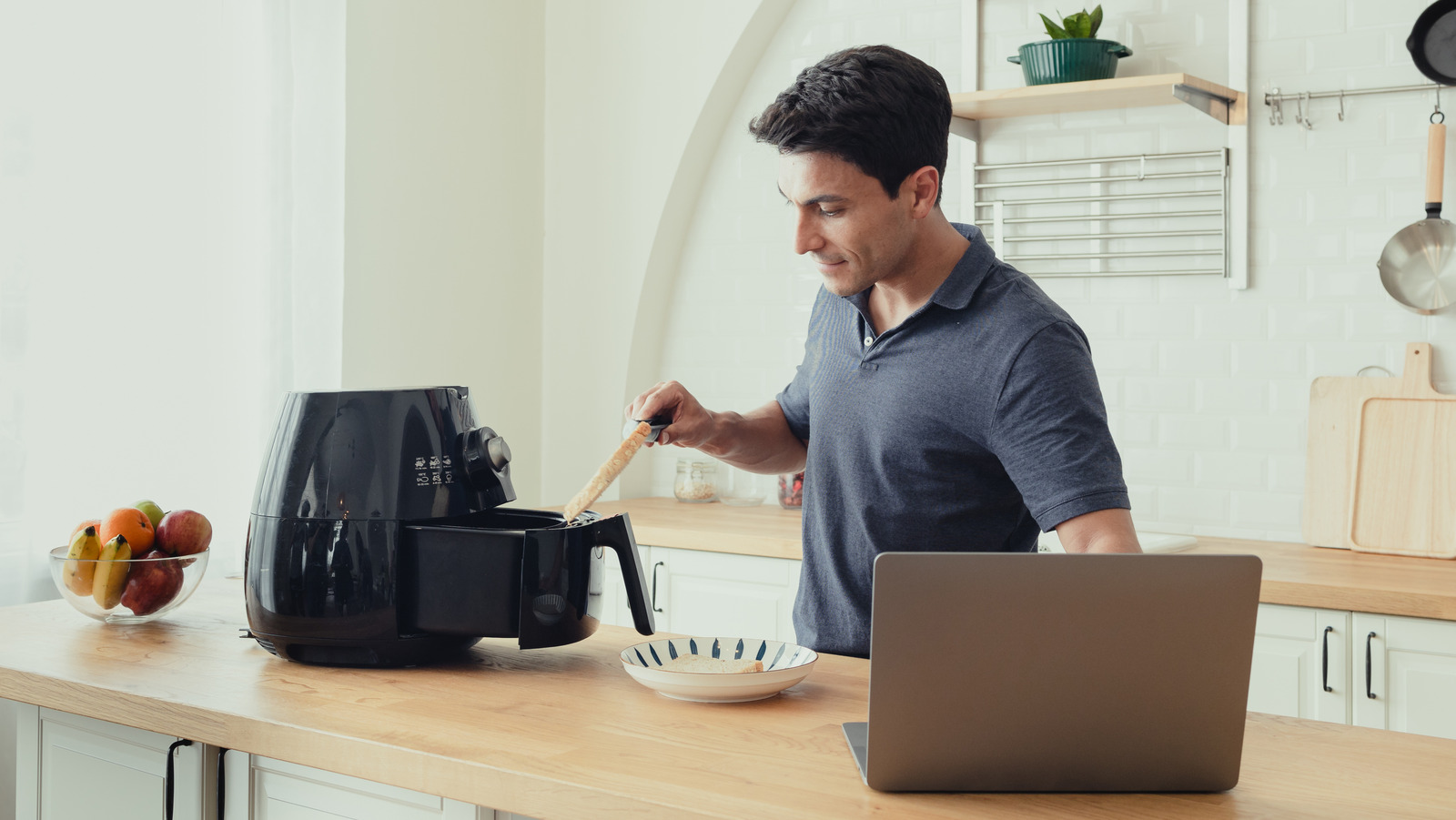 Is It Safe To Put Aluminum Foil In An Air Fryer?