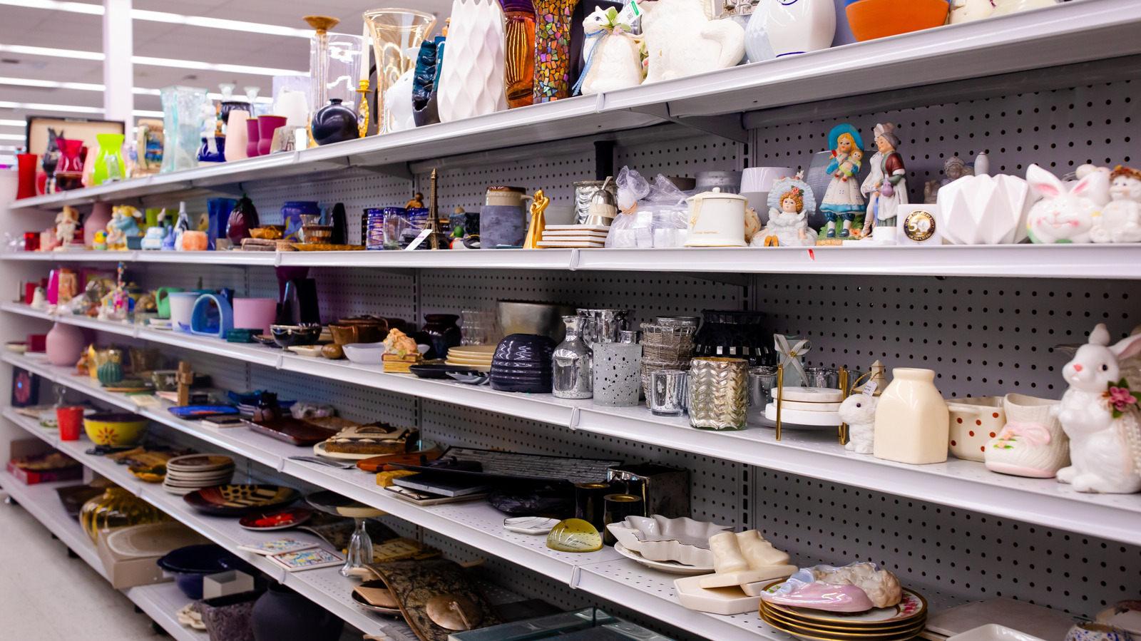 It Was Everywhere In The '60s, Now It's Rare Dishware On Thrift Store Shelves