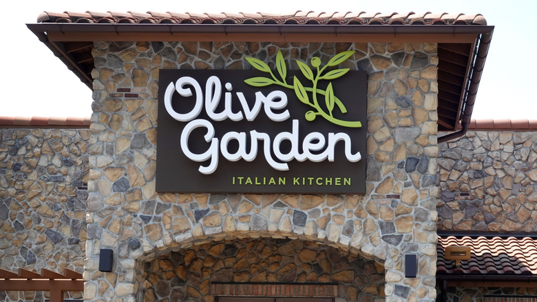 Exterior of an Olive Garden restaurant