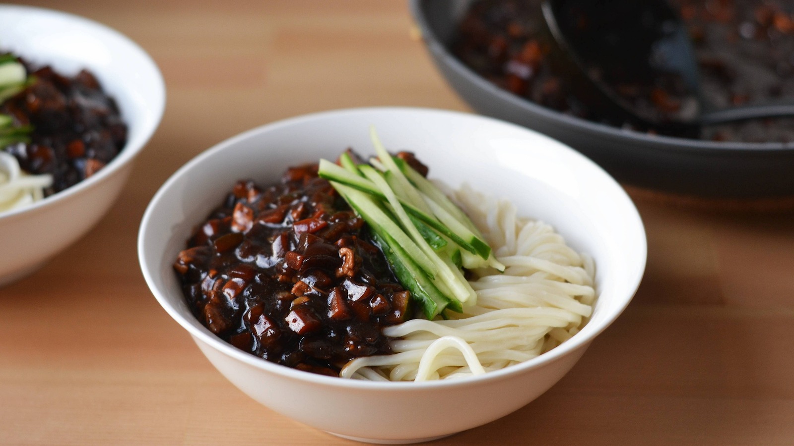 E-MART Jajang Ramyeon Korean Black Bean Sauce Noodle Ramen - 3, 6, Or 9 Pack