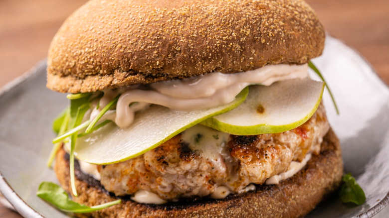 pork burger with pear and gorgonzola